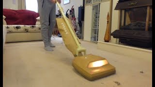 Just Vacuuming Vintage Hoover Ranger U4002 vacuum cleaner 1975 [upl. by Neneek]