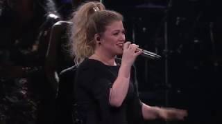 Kelly Clarkson  A Minute  a Glass of Wine feat Reba McEntire Live in Nashville TN [upl. by Chamberlin]