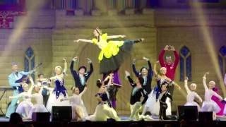 Twinkle Twinkle Little Star  Live In Concert 2015  The Wiggles [upl. by Acinod]