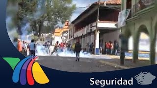 Enfrentamiento entre policías y habitantes de Temoaya  Noticias de Hidalgo [upl. by Gerita848]